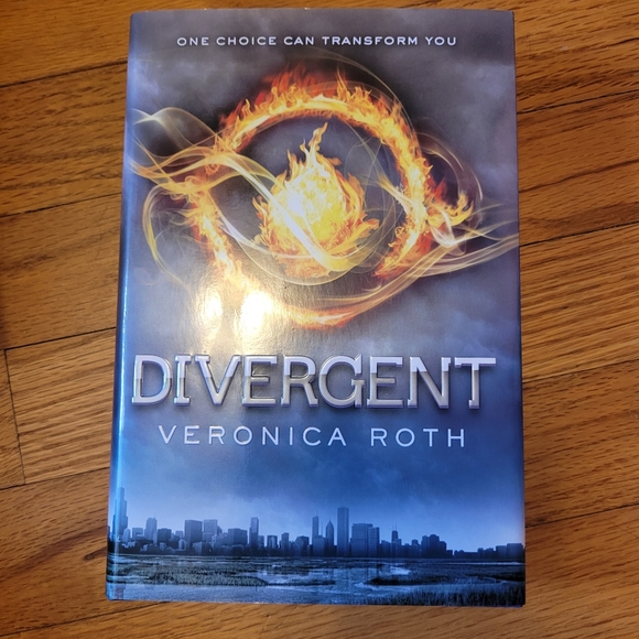 Divergent series trilogy hardcover - Picture 1 of 7